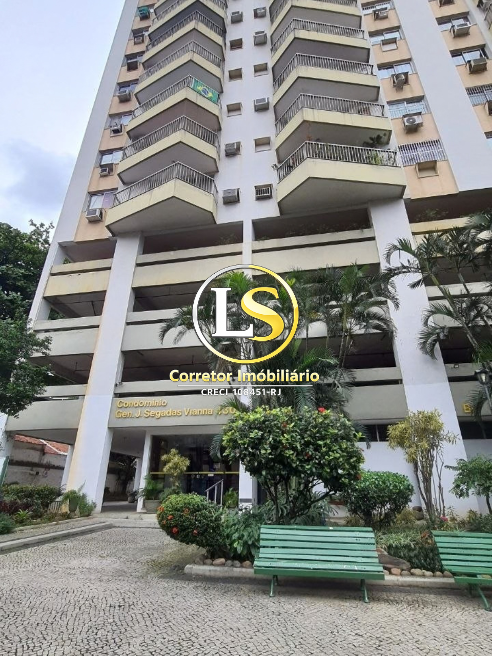 Apartamento amplo de 3 quartos com varanda, 2 vagas e infraestrutura completa